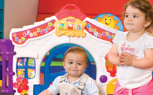 KIDS & FAMILIES