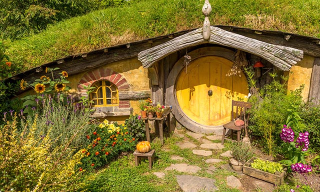 Lord of the Rings - Hobbiton Movie Set Encounter