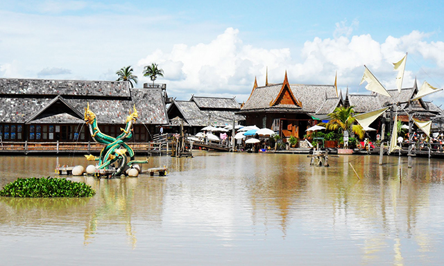 Sanctuary of Truth and Pattaya Floating Market