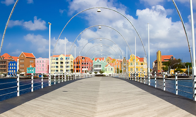 Discover Willemstad Walking Tour with Smart Device